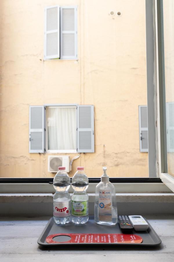 Romafullhouse Guesthouse ภายนอก รูปภาพ